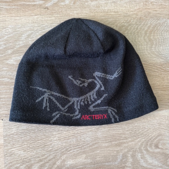 Bird Head Toque - Picture 2 of 4